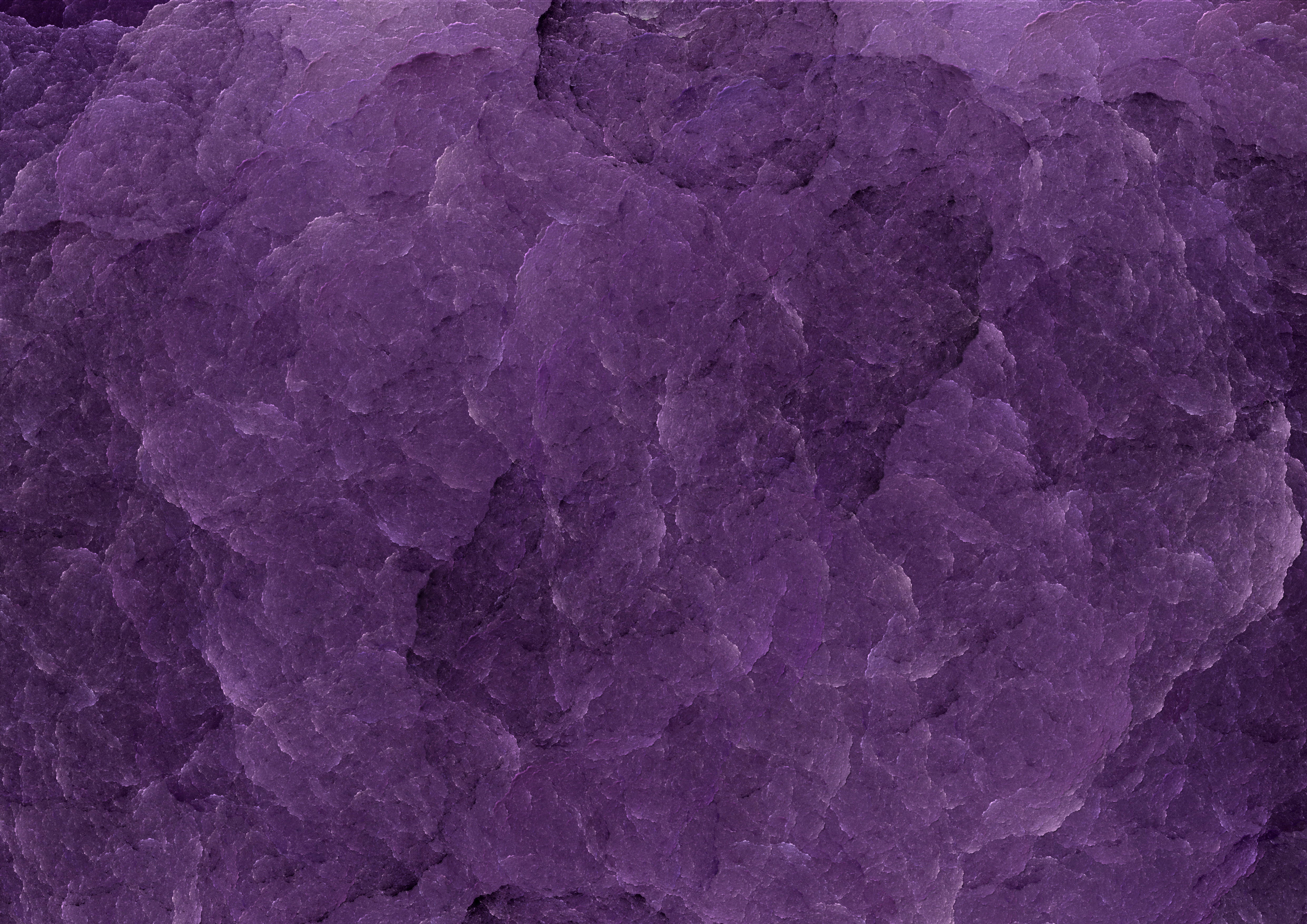 Amethyst 桌布 壁紙 — 豐富的紫色紋理表面，帶有柔和的起伏波浪和微妙的陰影裂縫，營造出奢華的抽象感覺。