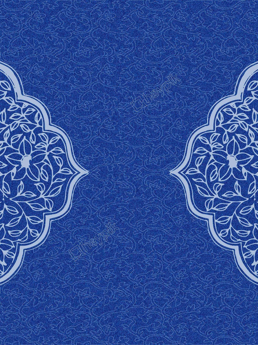 Blue And White 桌布 壁紙 — 豐富的藍色壁紙，帶有複雜的白色花卉圖案和對稱的裝飾邊框。