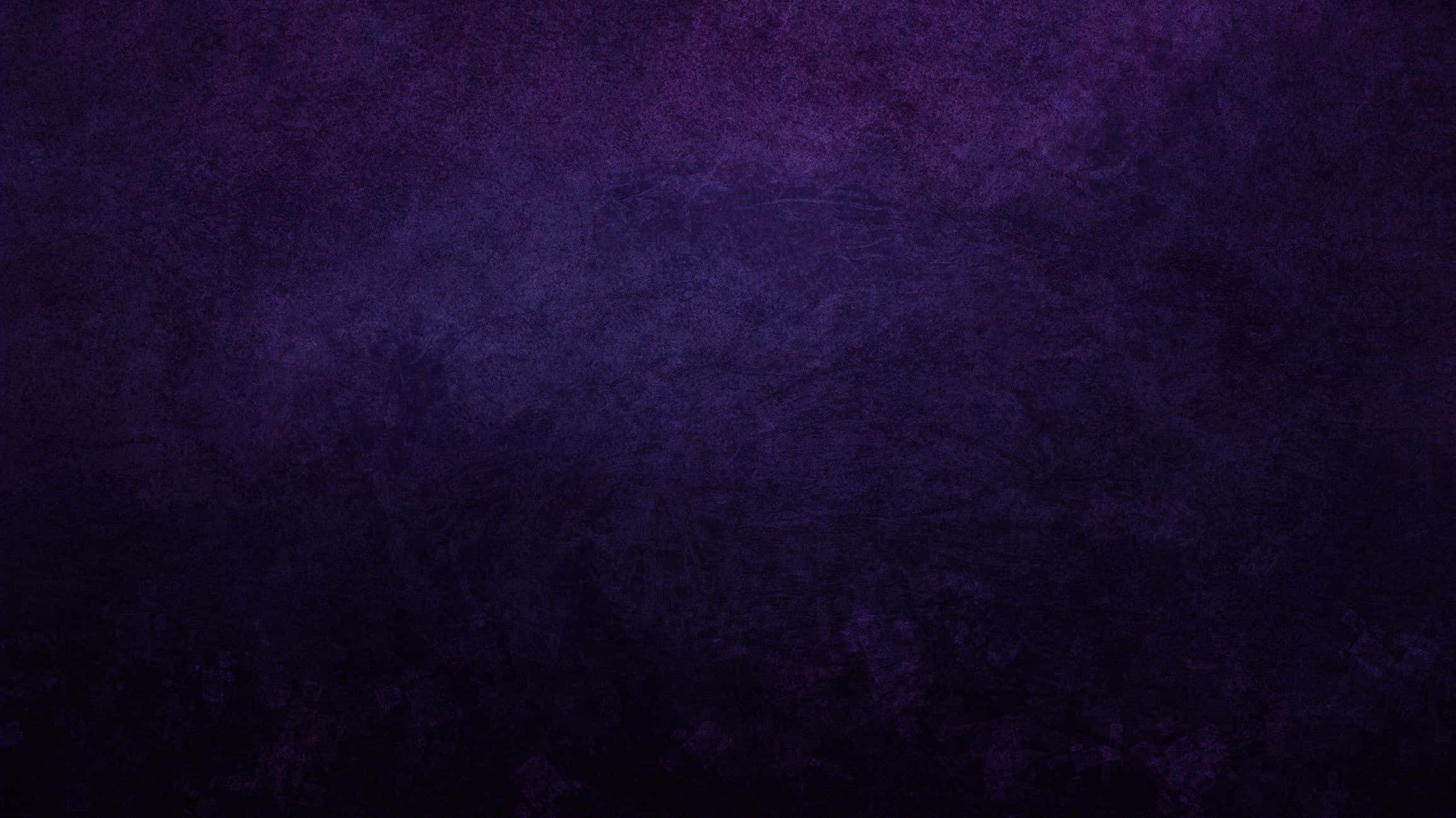Purple Texture 桌布 壁紙 — 豐富紋理的紫色漸變背景，帶有深色陰影和微妙的色調變化。