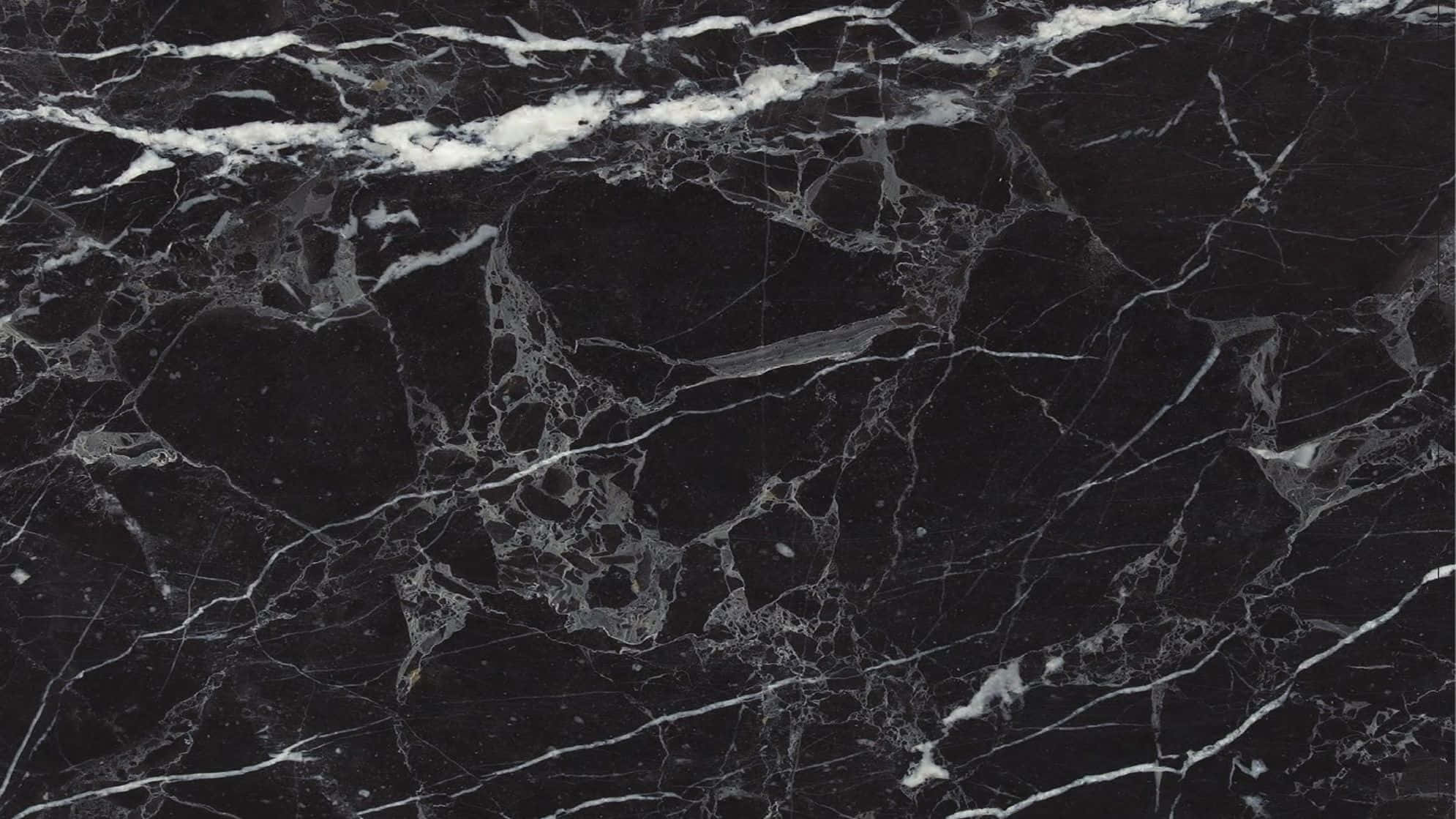 Marble Phone 桌布 壁紙 — 豪華黑色大理石的近距離特寫，帶有複雜的白色紋理和細微的灰色底色。