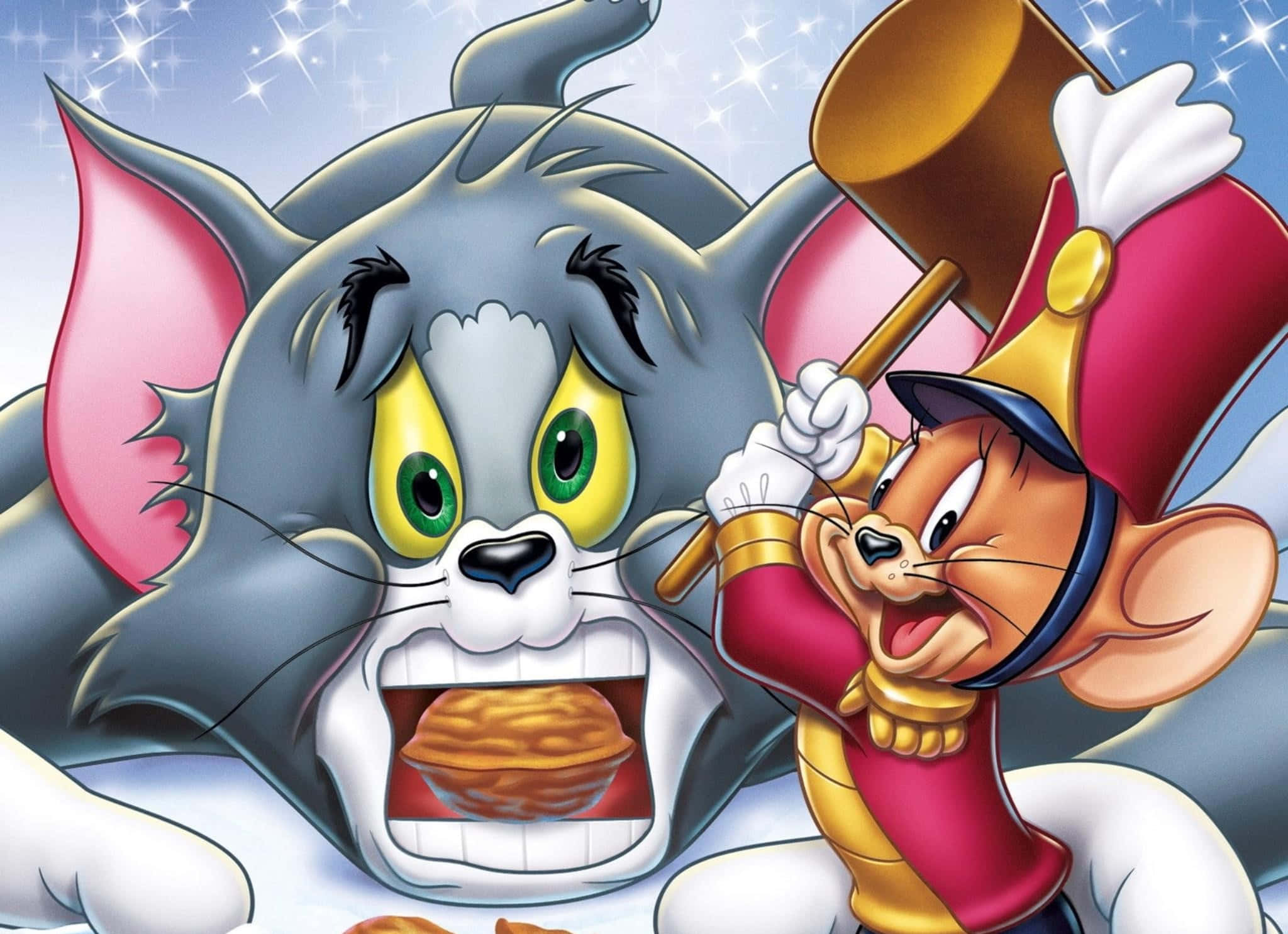 Tom And Jerry Funny 桌布 壁紙 — 貓湯姆震驚地尖叫，而穿著行進樂隊制服的老鼠傑瑞頑皮地用鼓棒打他。