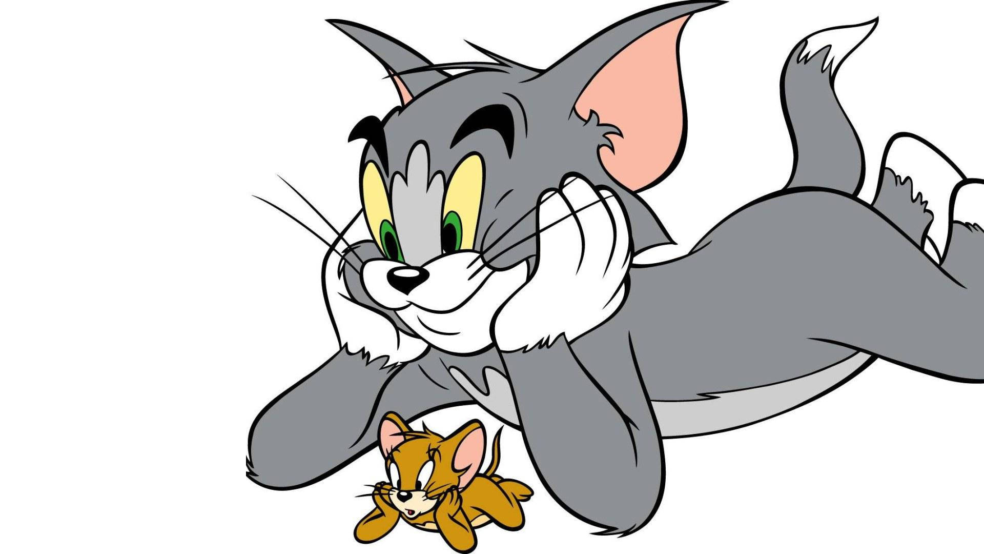 tom and jerry iPhone 桌布 壁紙 — 貓湯姆頑皮地躺著，爪子放在臉頰上，而一隻小橘色小貓躺在他下面。
