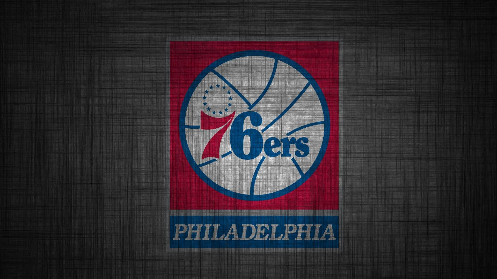 NBA 桌布 壁紙 — 費城76人隊標誌在深色紋理背景上，帶有復古磨損效果。