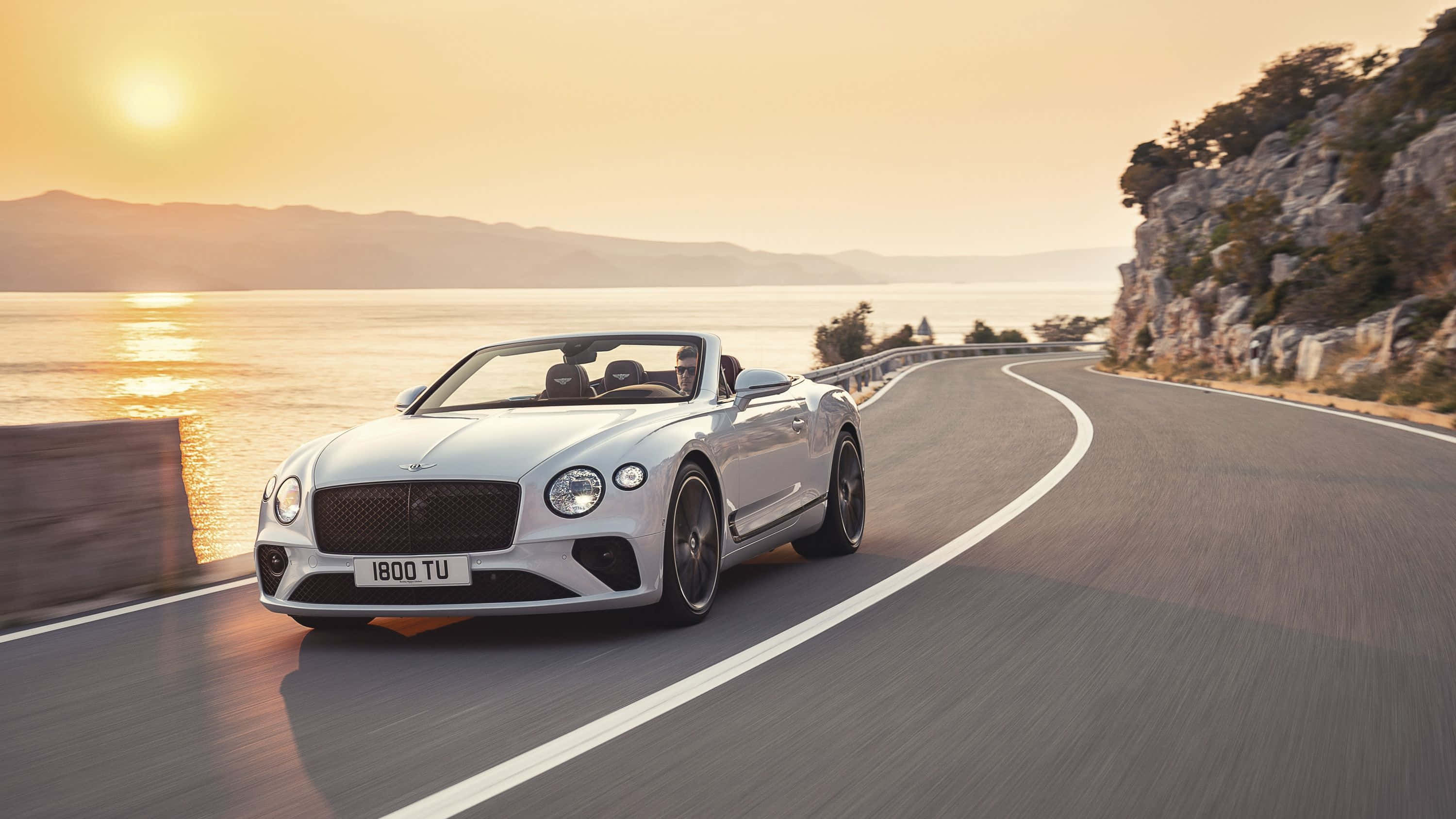 賓利Continental GT V型馳騁公路 壁紙