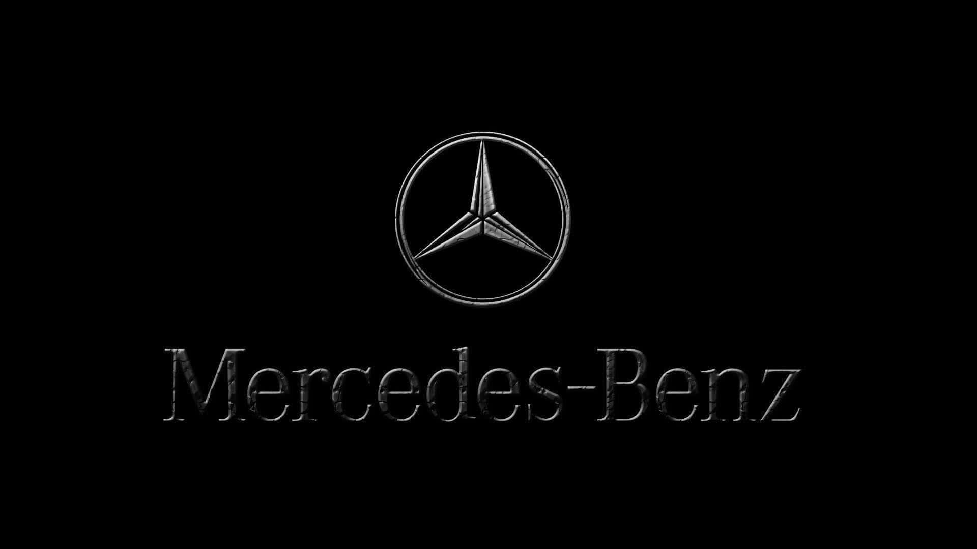 Mercedes Benz Logo 桌布 壁紙 — 賓士標誌在帶有細微紋理的純黑背景上閃耀著金屬銀色。