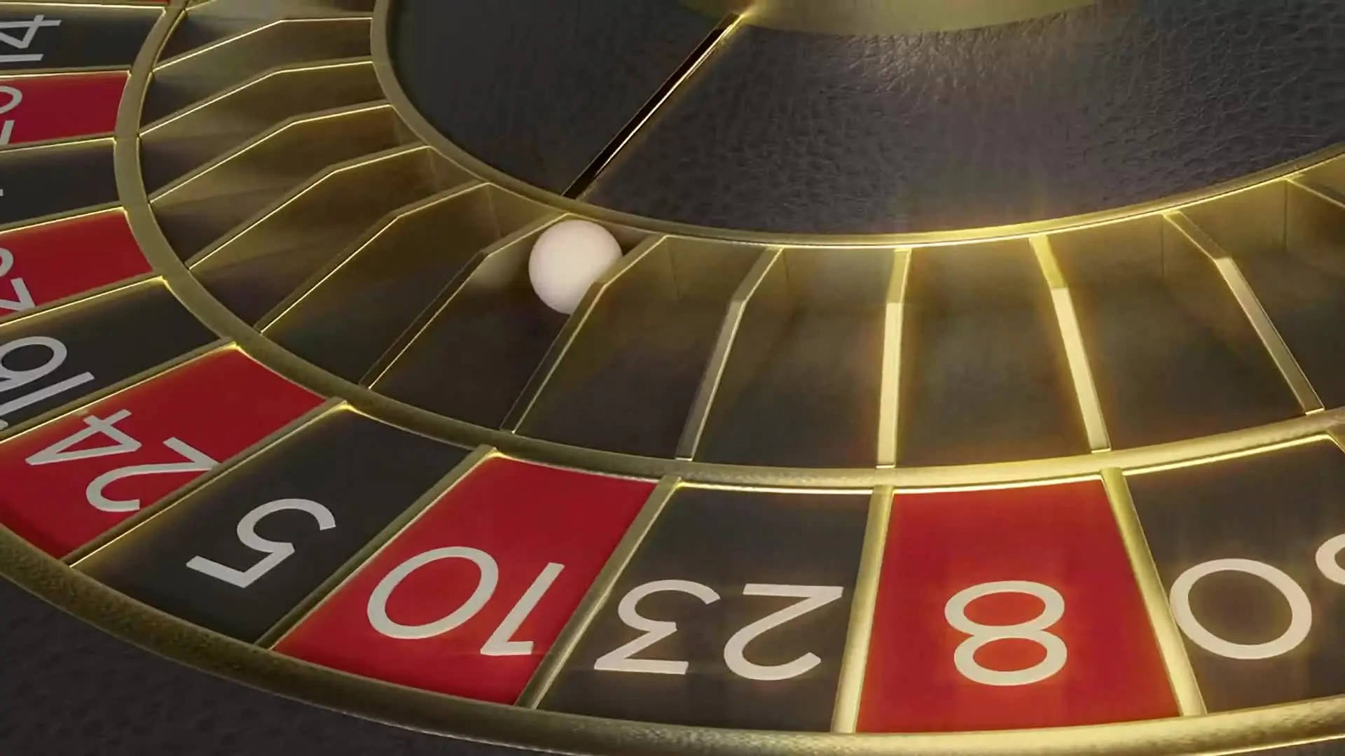 Casino 桌布 壁紙 — 賭場輪盤的近距離特寫，白色球停留在紅色號碼格中。