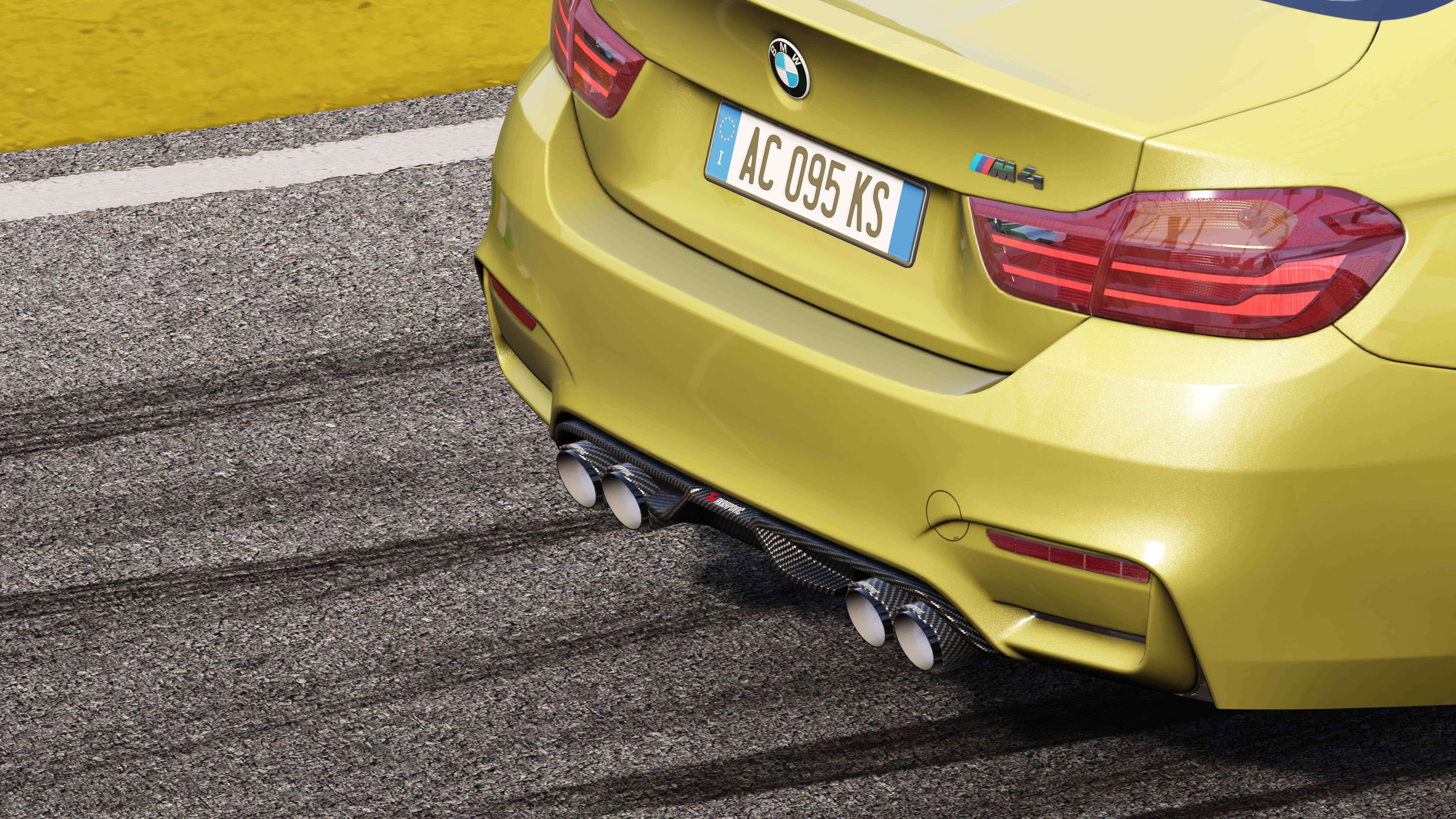 Bmw 3 Series 桌布 壁紙 — 賽道上黃色BMW M4的後視圖，可見排氣管和瀝青上的輪胎痕跡。