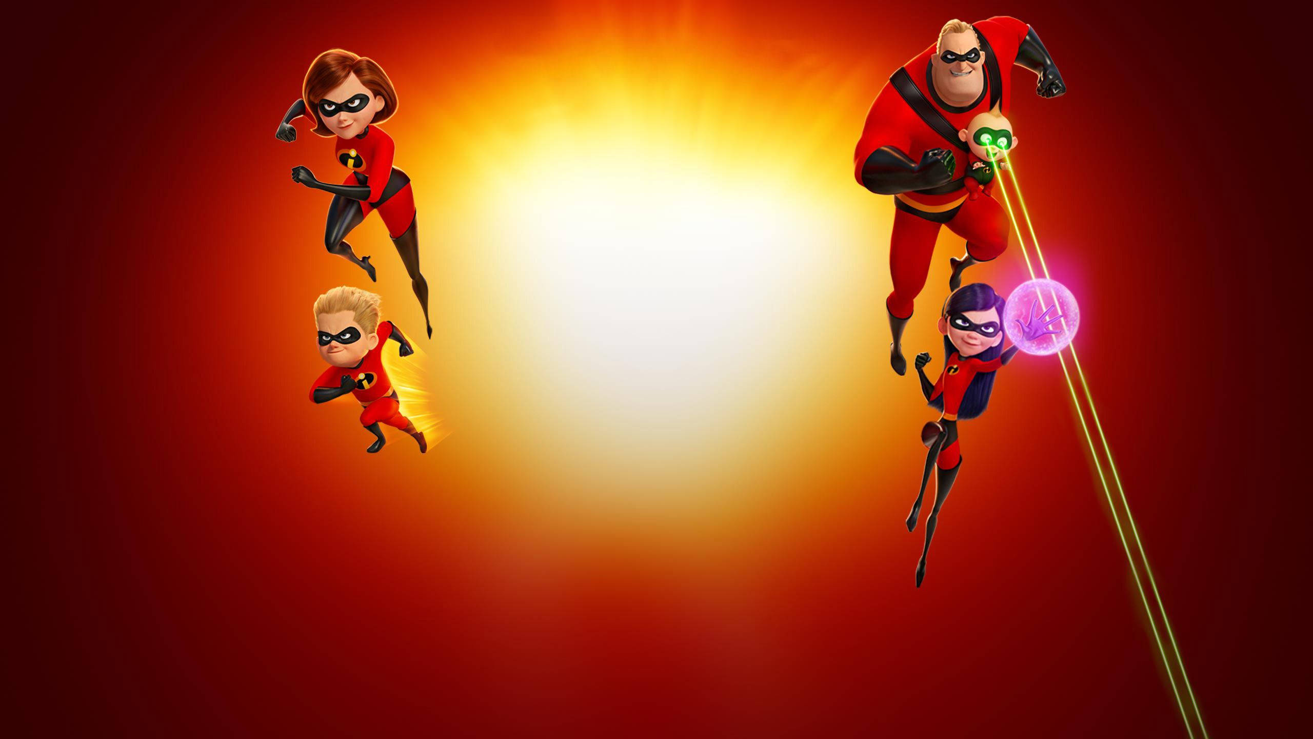 The Incredibles 桌布 壁紙 — 超人特攻隊家族穿著紅色超級英雄服裝，在耀眼的橙色和紅色漸變背景上動態飛行。