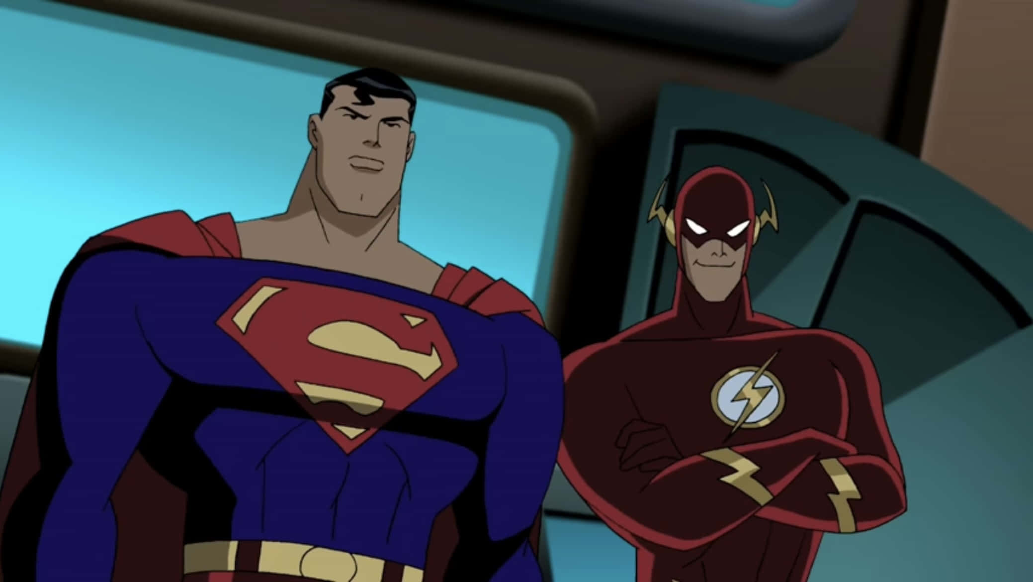 Superman The Animated Series 桌布 壁紙 — 超人與閃電俠自信地站在一個高科技房間裡，身後有藍色發光的螢幕。