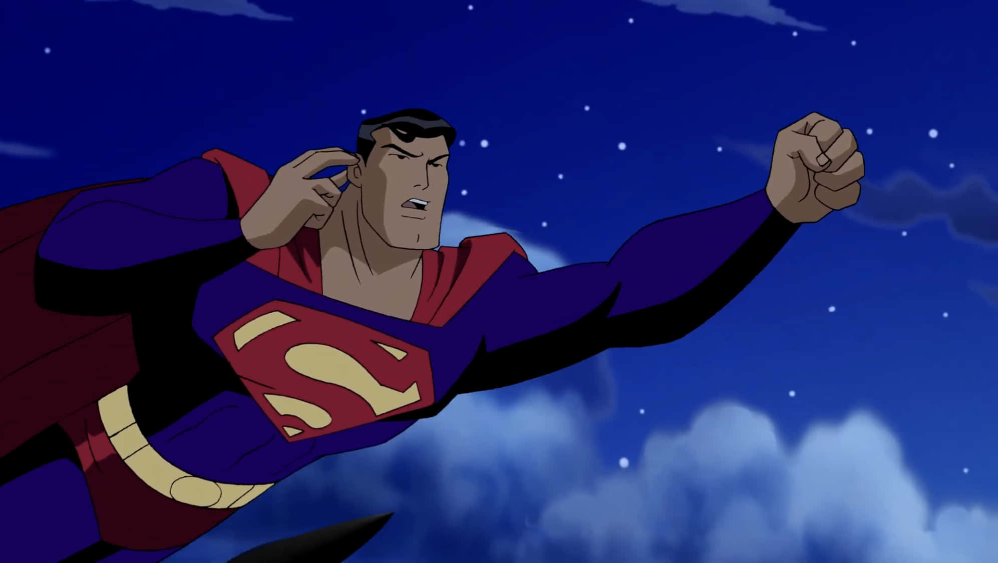 Superman The Animated Series 桌布 壁紙 — 超人飛過繁星點點的夜空，下方有雲層，拳頭緊握，展現英雄姿態。