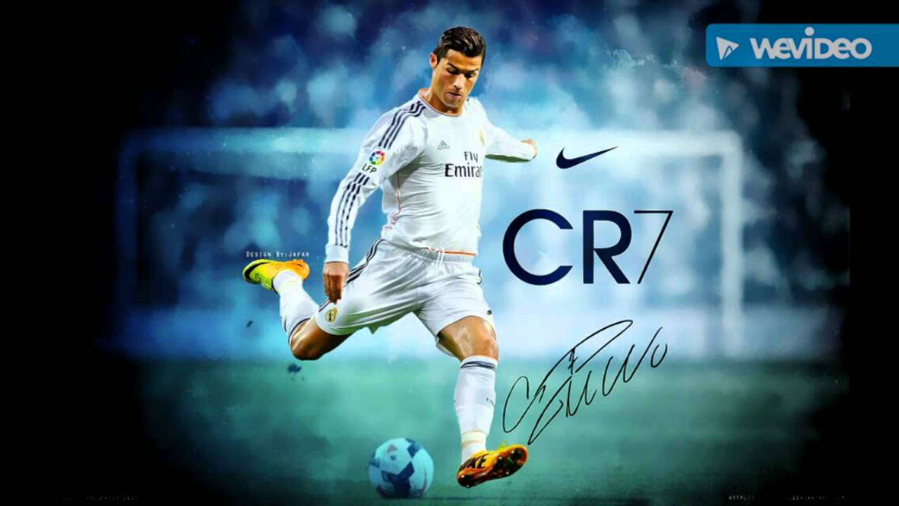 Ronaldo 桌布 壁紙 — 足球員克里斯蒂亞諾·羅納度身穿白色皇家馬德里球衣，在模糊的球場背景下，以CR7標誌和簽名進行中踢動作。