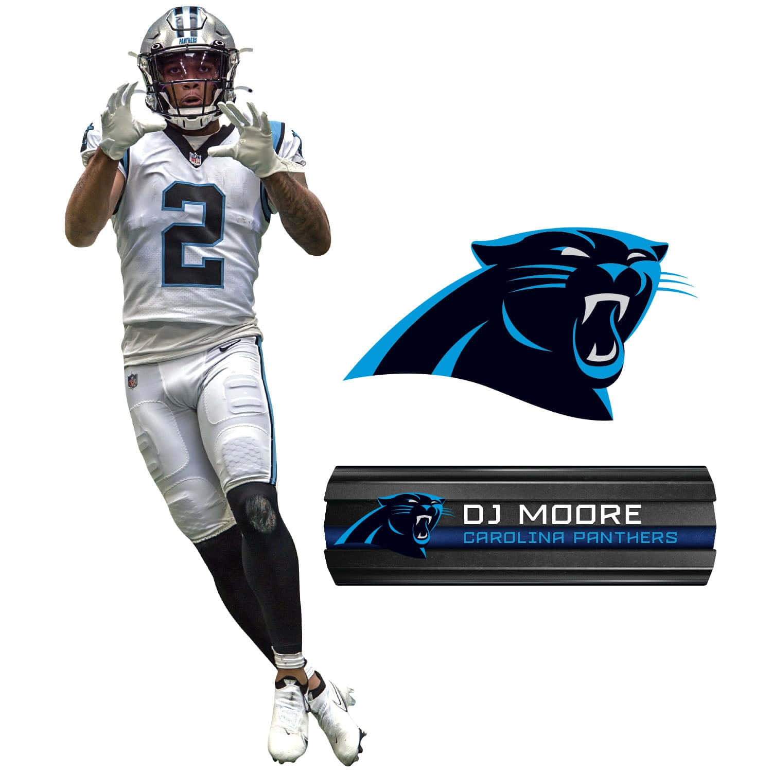 足球 桌布 壁紙 — 足球運動員 DJ Moore 身穿白色卡羅萊納黑豹隊球衣，雙手舉起跳躍，旁邊有球隊標誌和名牌。