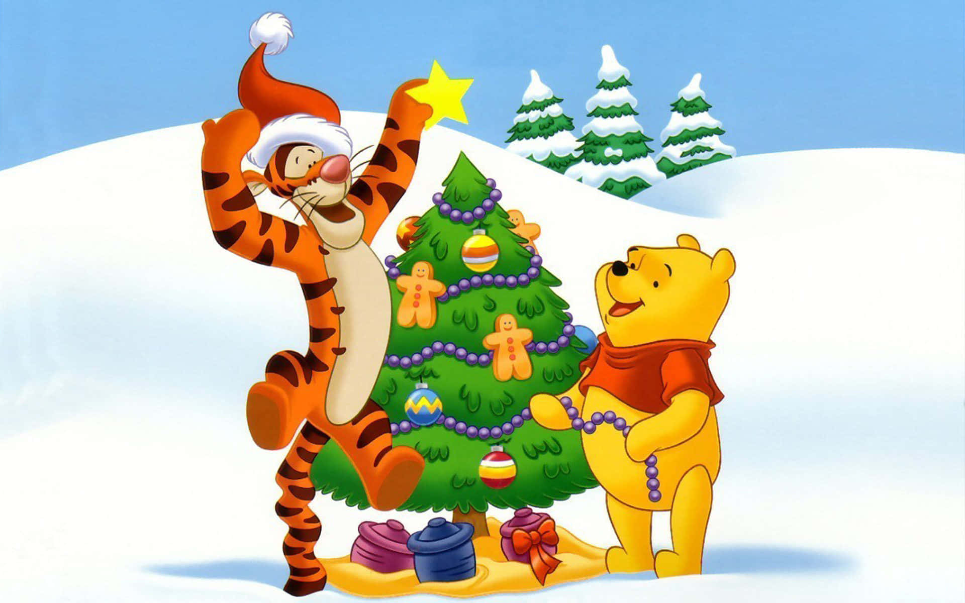 Cartoon 桌布 壁紙 — 跳跳虎和小熊維尼在白雪覆蓋的松樹背景下，歡樂地裝飾聖誕樹。