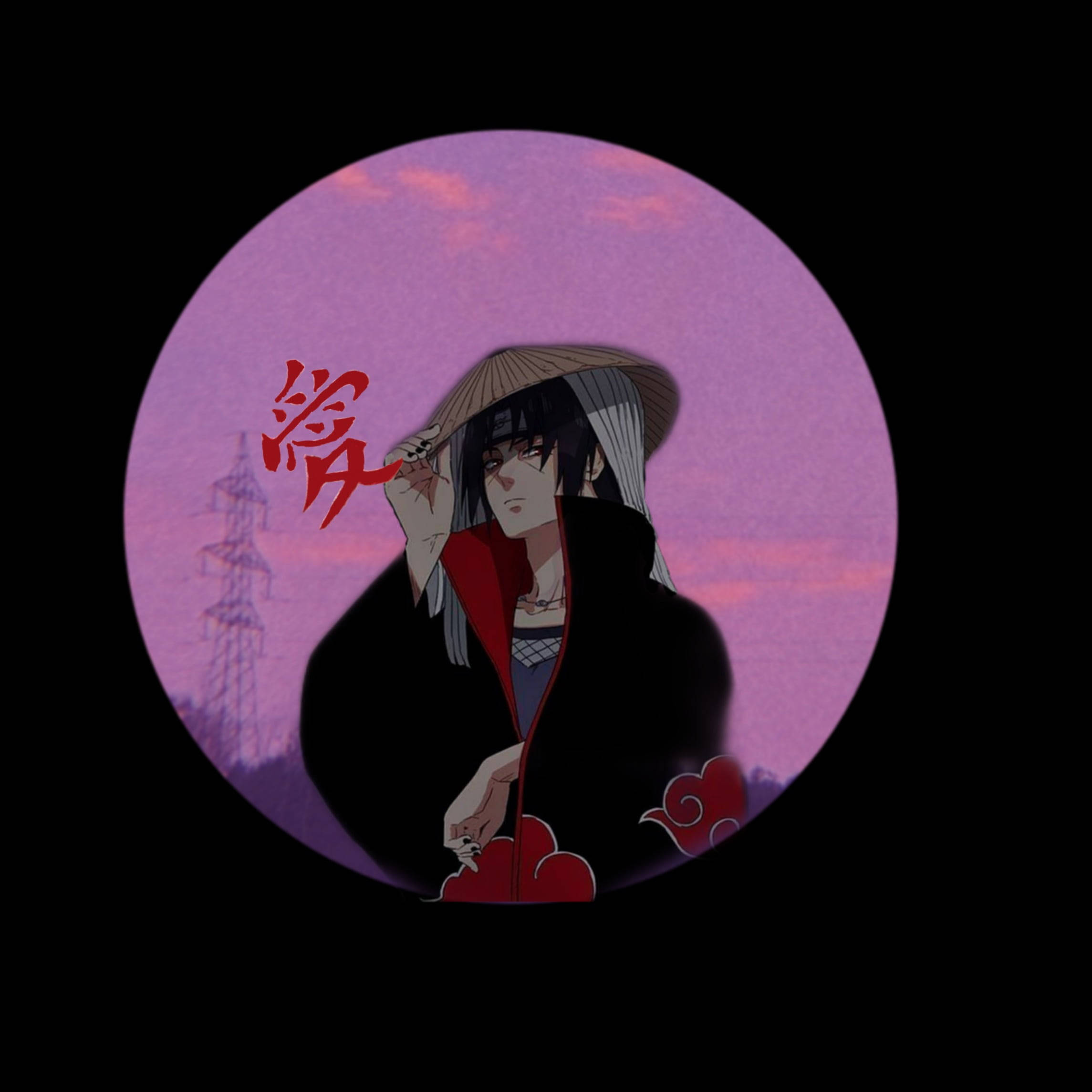 Itachi Cool 桌布 壁紙 — 身穿帶有紅色雲紋的黑色斗篷的動漫角色，站在紫色月亮下，背景是帶有紅色漢字的暮色天空。