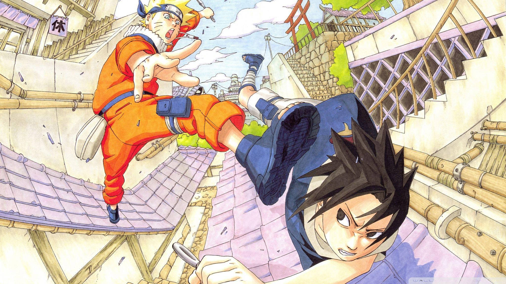 Sasuke Vs Naruto 桌布 壁紙 — 身穿橙色連身衣的鳴人跳起踢向身穿藍色的佐助，在一條傳統日本村莊的屋頂上戰鬥。