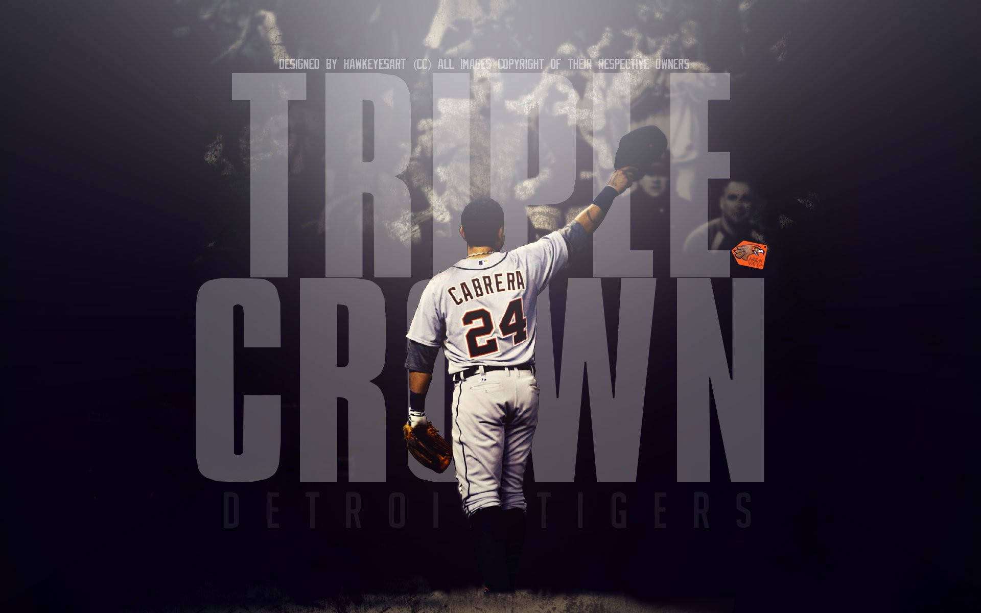 tigers 桌布 壁紙 — 身穿白色球衣的棒球手卡布雷拉在黑暗的球場中高舉帽子慶祝勝利，身後浮現「TRIPLE CROWN」字樣。