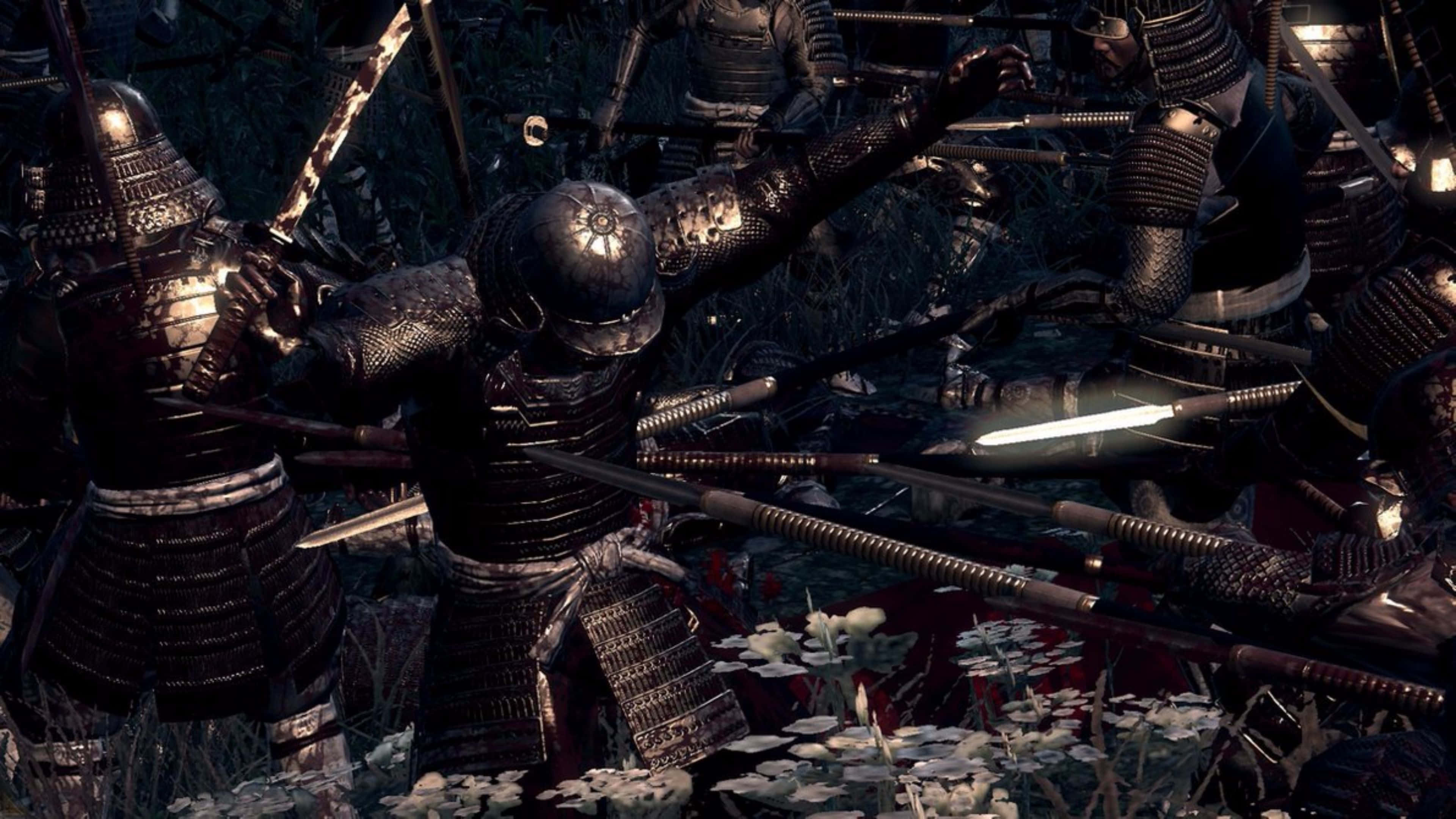 For Honor 桌布 壁紙 — 身穿精細盔甲的武士戰士在昏暗的森林戰場上用劍交鋒。