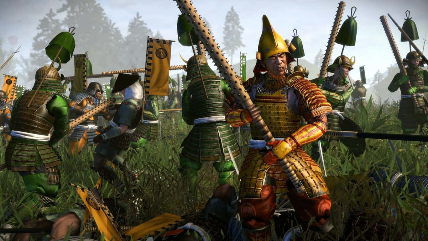 電玩遊戲 桌布 壁紙 — 身穿精細盔甲的武士戰士在霧氣瀰漫的森林戰場上用薙刀交鋒。