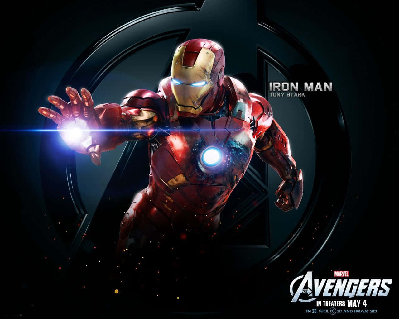 Marvel Movie 桌布 壁紙 — 身穿紅色和金色裝甲的鋼鐵人伸出手，在黑暗背景上發出明亮的藍色斥力炮，並帶有復仇者聯盟標誌。