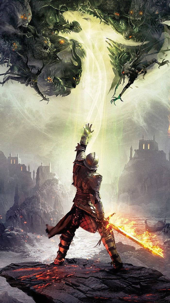 game 桌布 壁紙 — 身穿紅色盔甲的騎士站在熔岩岩石上，揮舞著一把火焰劍，而綠色的惡魔生物從暴風雨的天空中降臨。
