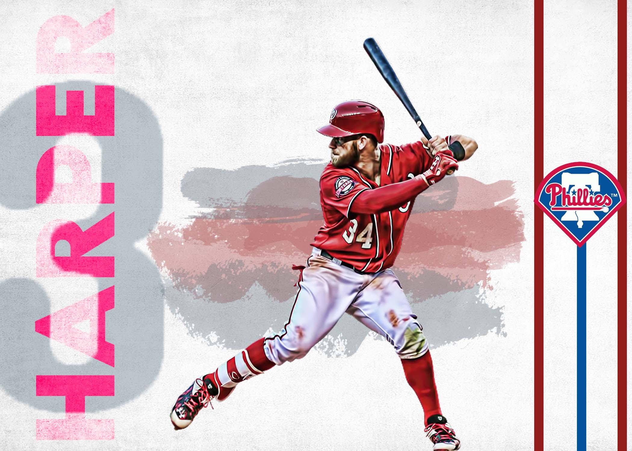 harper 桌布 壁紙 — 身穿紅色費城人隊球衣的棒球選手 Bryce Harper 在揮棒中途，對著帶有球隊標誌和名稱的紋理背景揮動球棒。