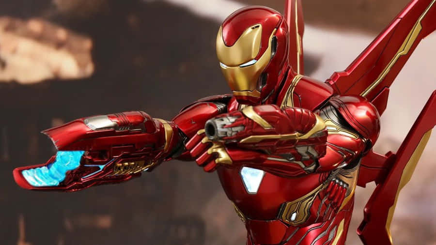 Iron Man Action Figures 桌布 壁紙 — 身穿紅金裝甲的鋼鐵人，在模糊的戰場背景下，從手套發射帶有發光藍色能量的斥力炮。