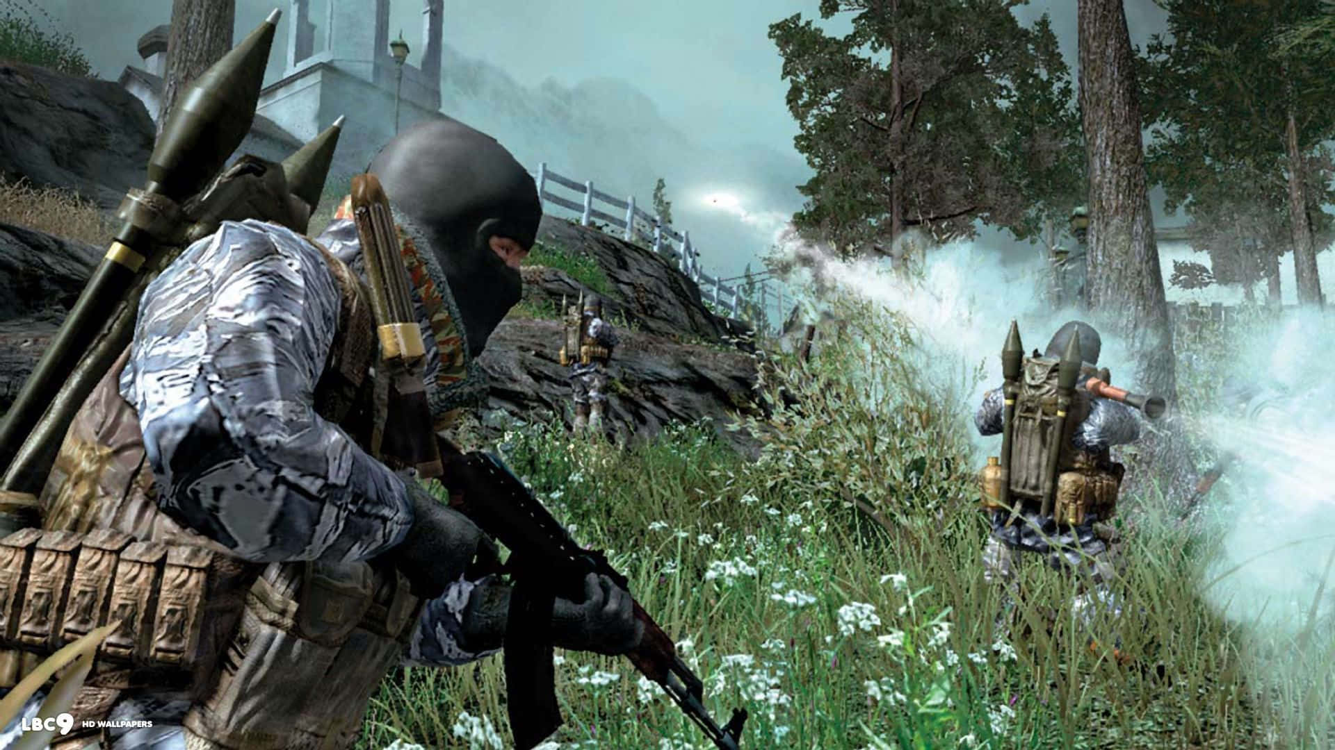 First-person Shooter 桌布 壁紙 — 身穿迷彩裝備的士兵在草地地形上前進，開火射擊，周圍煙霧瀰漫。