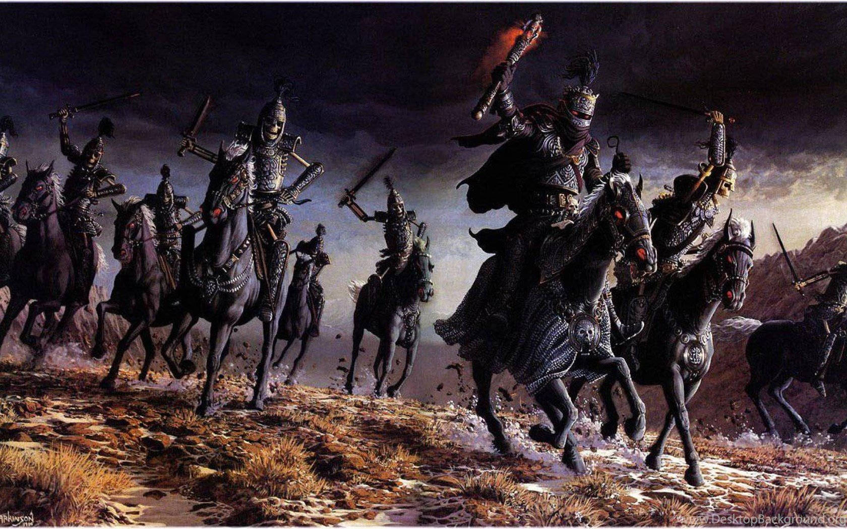 Dark Ages 桌布 壁紙 — 身穿鎧甲的騎士騎著黑馬，在暴風雨的天空下衝過荒涼的戰場，其中一名騎士手持燃燒的火把。