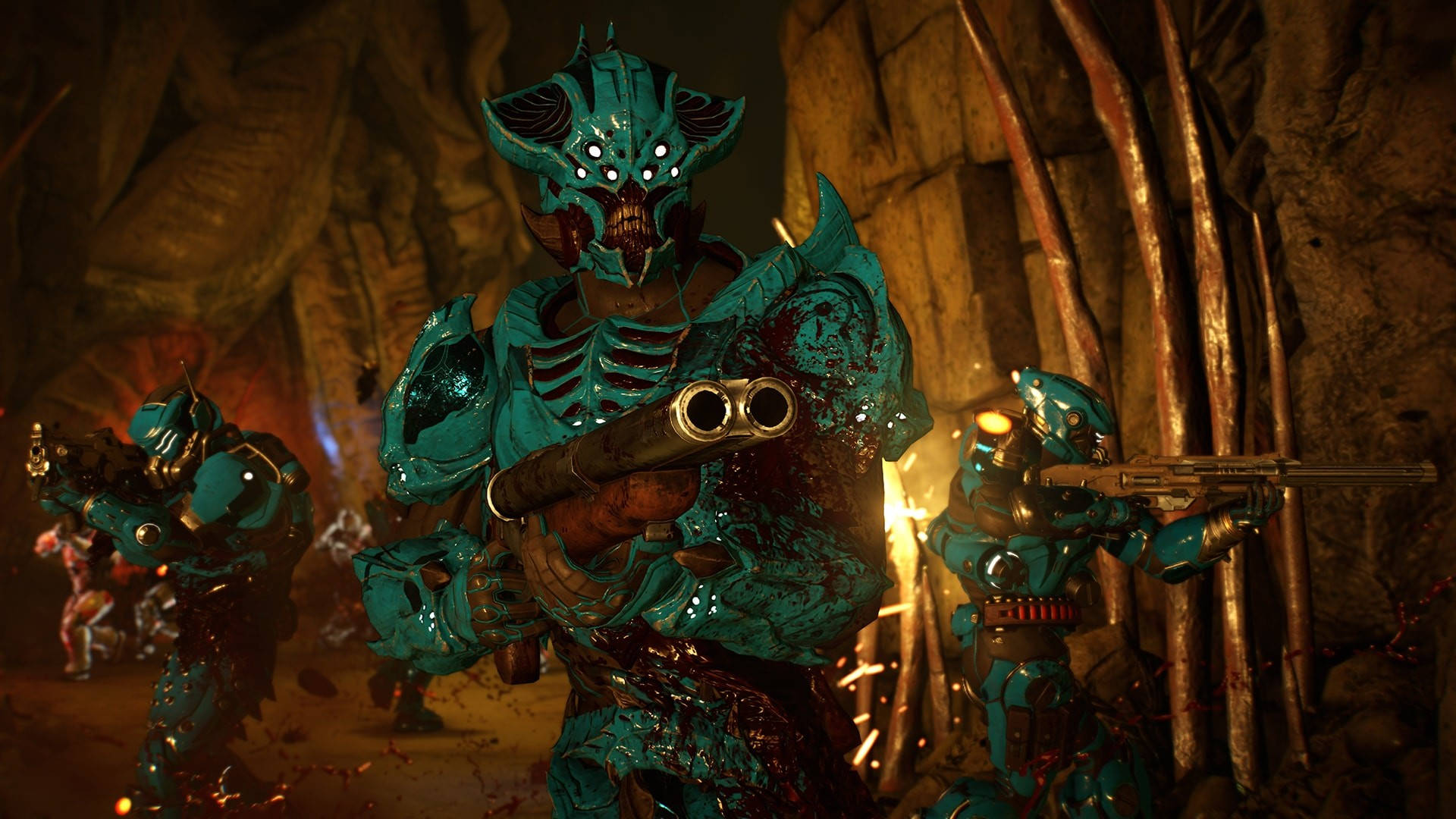 doom HD 桌布 壁紙 — 身穿青綠色裝甲、眼睛發光的外星戰士，在火花與鮮血四濺的熾熱洞穴中手持武器站立。