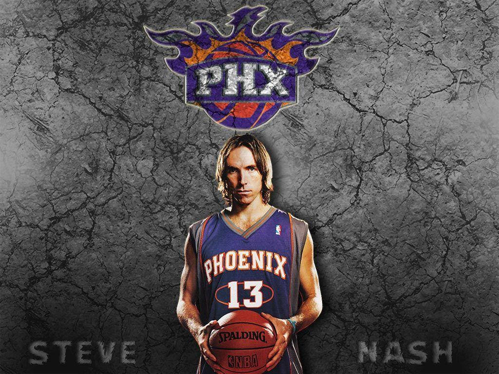 NBA 桌布 壁紙 — 身穿鳳凰城太陽隊球衣的Steve Nash手持籃球，背景為有裂縫的灰色牆壁，上方有球隊標誌。