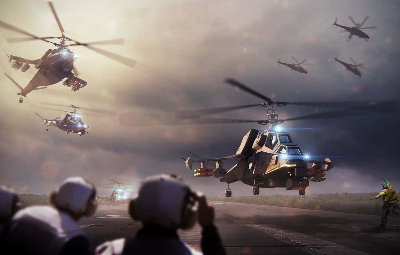 Helicopter 桌布 壁紙 — 軍用直升機在戲劇性的天空下轟鳴，地面人員從跑道觀看。