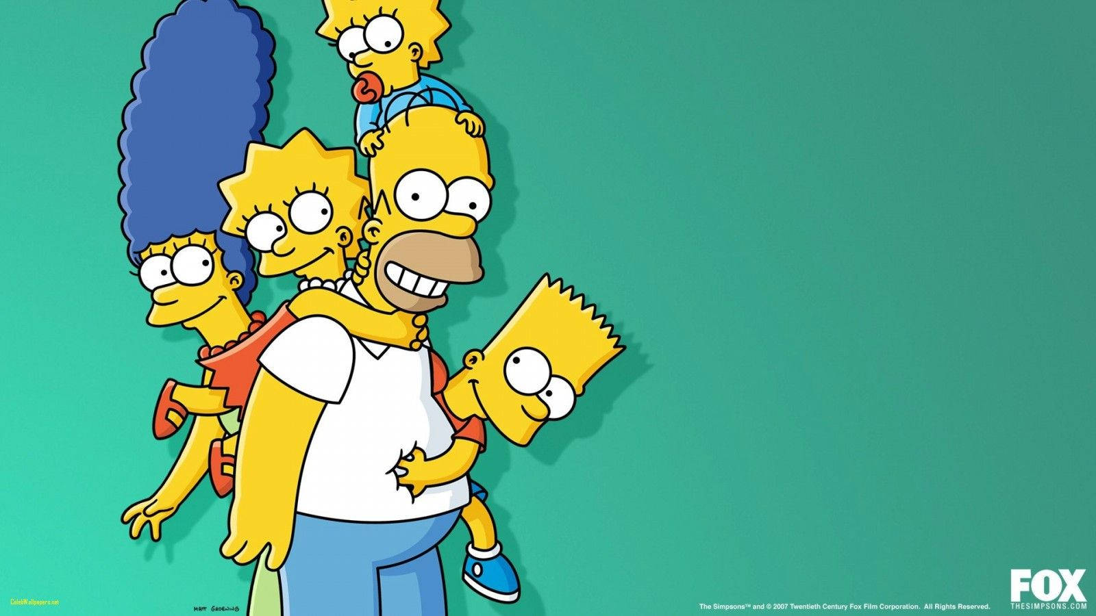 Homer Simpson 桌布 壁紙 — 辛普森一家在純青色背景前一起擺姿勢，荷馬在中間。