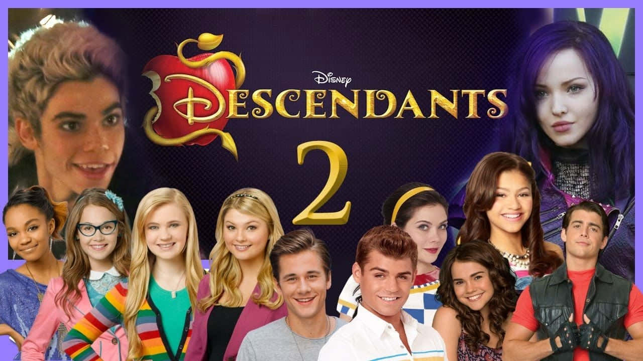 Descendants 桌布 壁紙 — 迪士尼《星光繼承者2》充滿活力的宣傳海報，以深紫色背景和金色標題文字展示主要演員。
