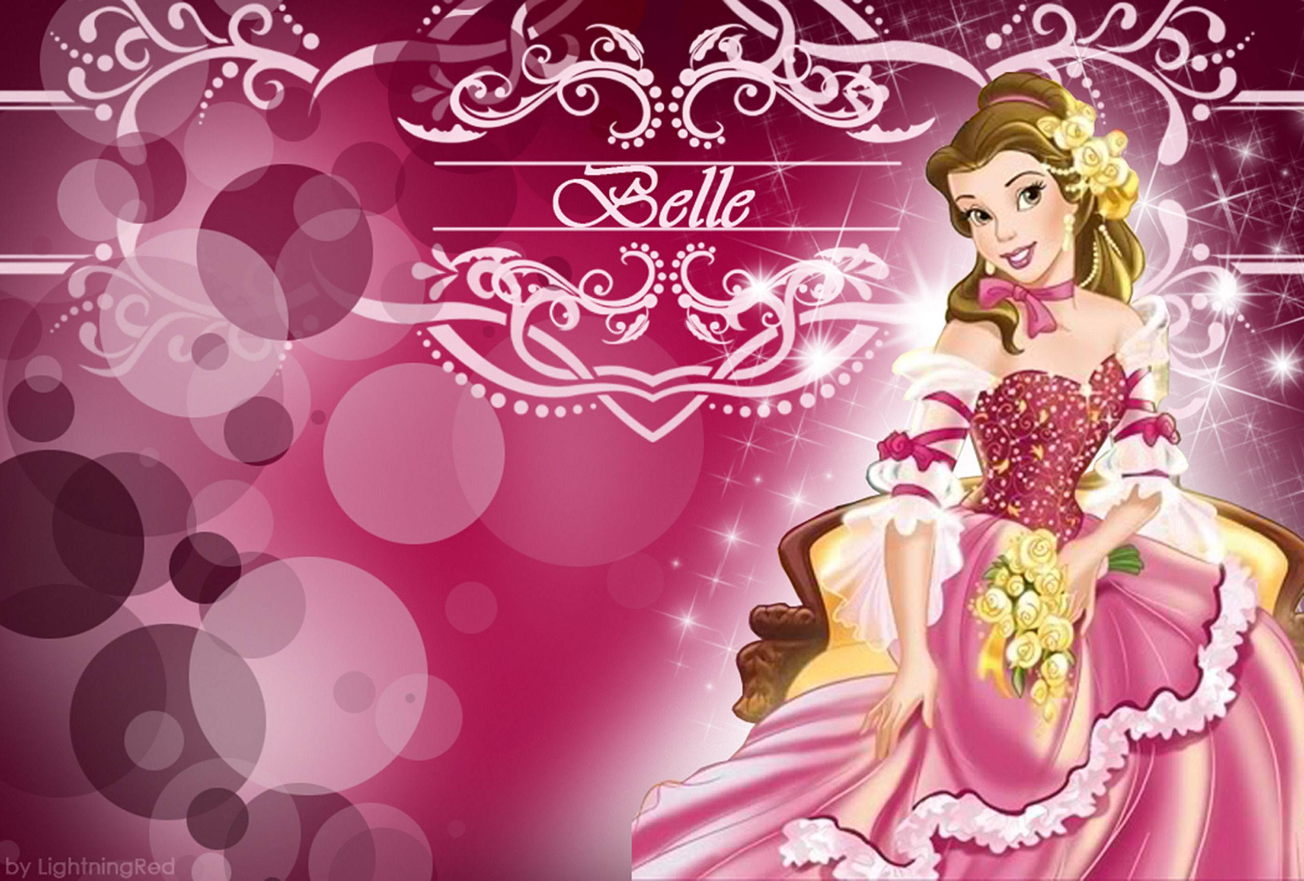 Belle 桌布 壁紙 — 迪士尼公主貝兒身穿粉紅色禮服，手持玫瑰，背景是閃爍的洋紅色和華麗的白色漩渦。