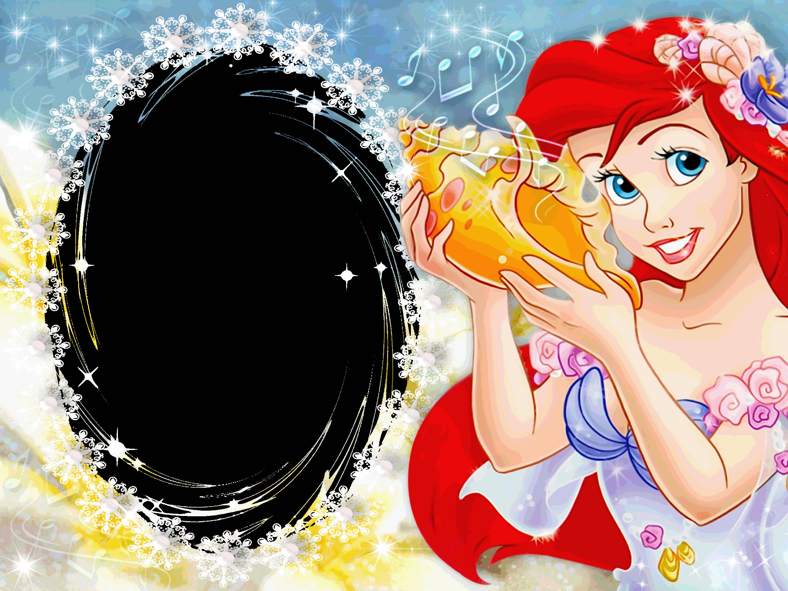 The Little Mermaid 桌布 壁紙 — 迪士尼的紅髮貝殼美人魚艾莉兒，將海螺放在耳邊，音符在她周圍閃爍的框架中飄浮。
