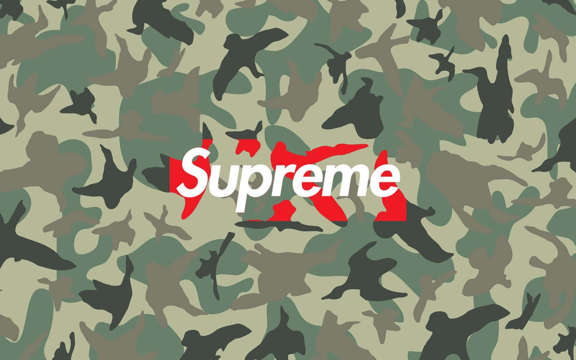 風景 桌布 壁紙 — 迷彩圖案壁紙，上面有黑色鳥類剪影和紅白 Supreme 標誌。