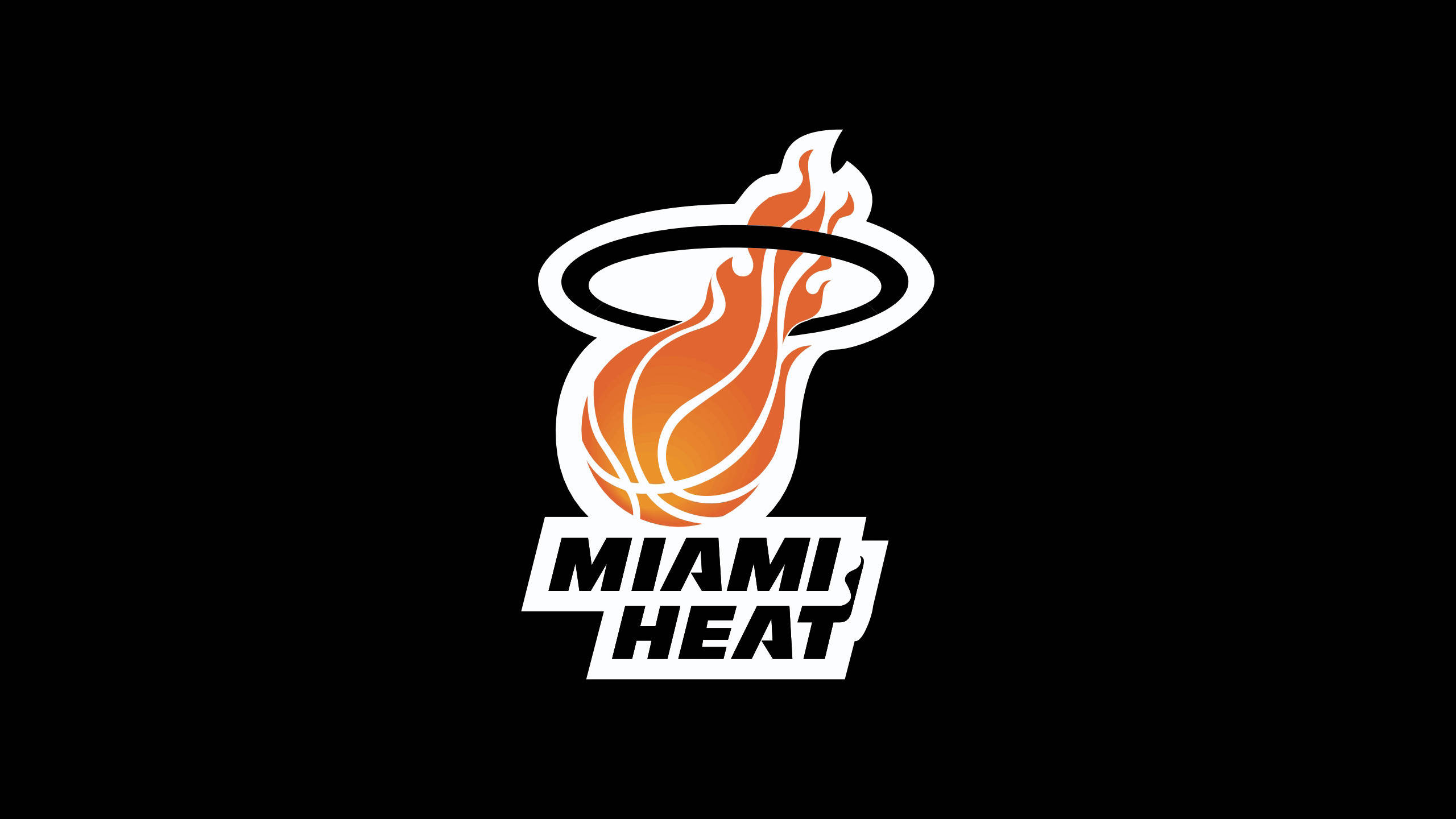 Heat 桌布 壁紙 — 邁阿密熱火籃球標誌，黑色背景上帶有熾熱橙色火焰設計。