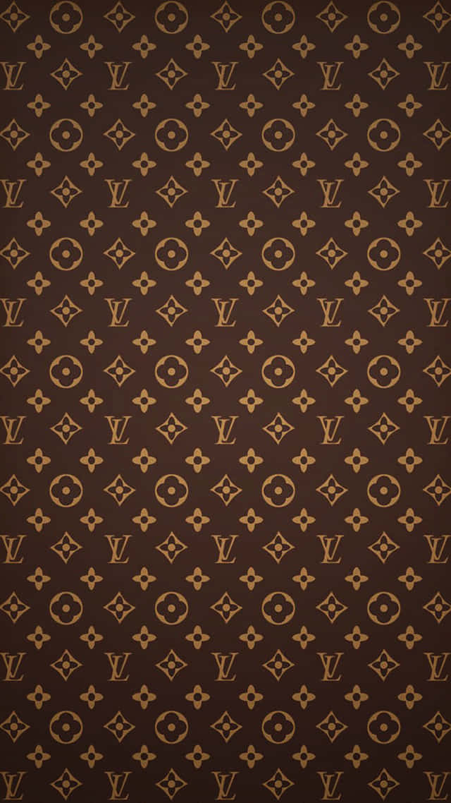Louis Vuitton Pattern 桌布 壁紙 — 重複的棕色和金色 Louis Vuitton 字母組合圖案填滿整個畫面，呈現經典奢華設計。