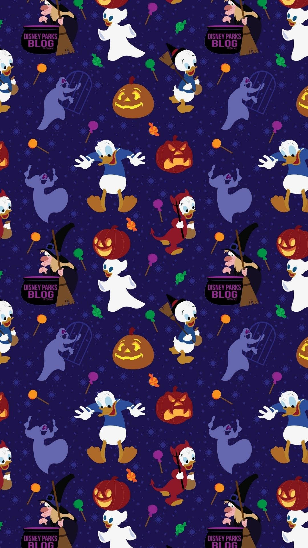 Cartoon Halloween 桌布 壁紙 — 重複的萬聖節圖案，唐老鴨化身為鬼魂和女巫，搭配南瓜、糖果和星星，背景為深藍色。