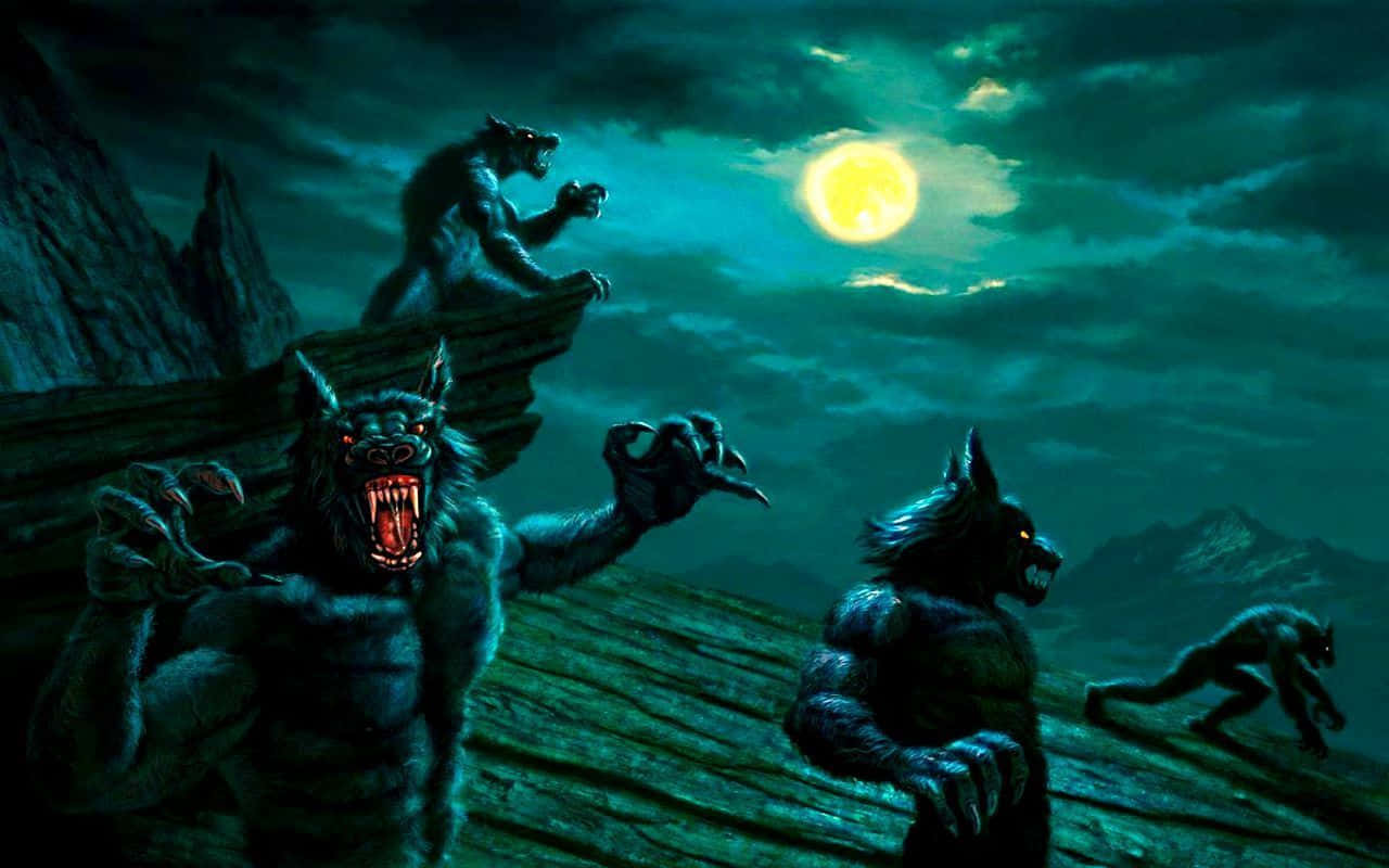 Wolf Attack 桌布 壁紙 — 野性狼人帶著發光的紅色眼睛在發光的黃色月亮下嚎叫並跳過月光照耀的懸崖。