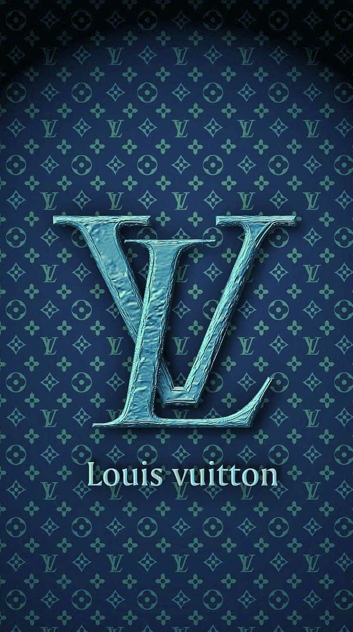 louis vuitton phone 桌布 壁紙 — 金屬藍色 Louis Vuitton 字母組合標誌在深藍色重複圖案背景上發光。