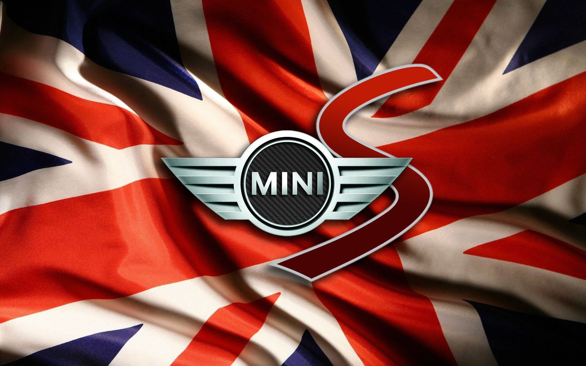 Mini Cooper 桌布 壁紙 — 金屬質感的MINI S標誌在帶有強烈紅白藍條紋的紋理英國國旗上閃耀。