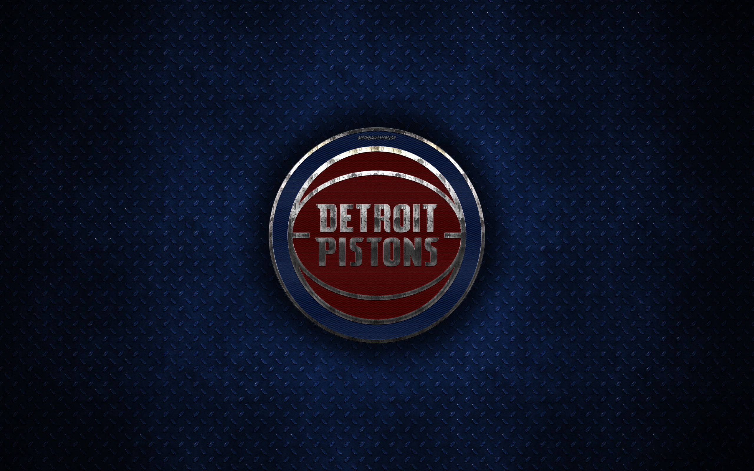detroit 桌布 壁紙 — 金屬質感的底特律活塞隊標誌，居中於帶紋理的深藍色鑽石紋板背景上。