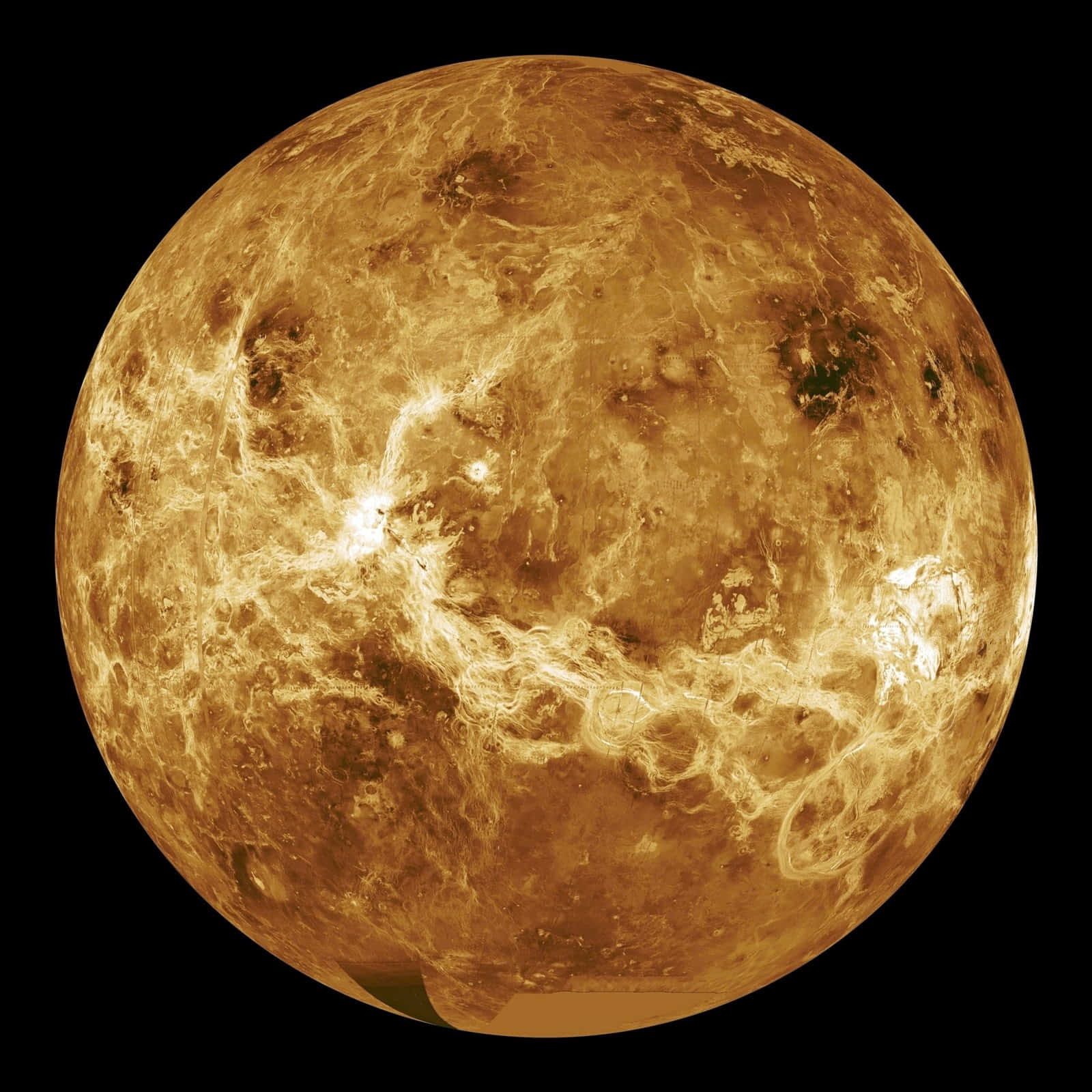 Venus 桌布 壁紙 — 金星在黑色太空虛空中閃耀金色光芒和漩渦雲層的詳細視圖。