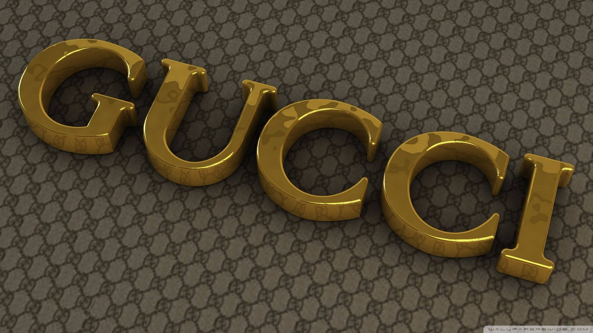 Gucci 桌布 壁紙 — 金色3D Gucci字母放置在經典棕色字母組合圖案背景上，帶有反光表面。