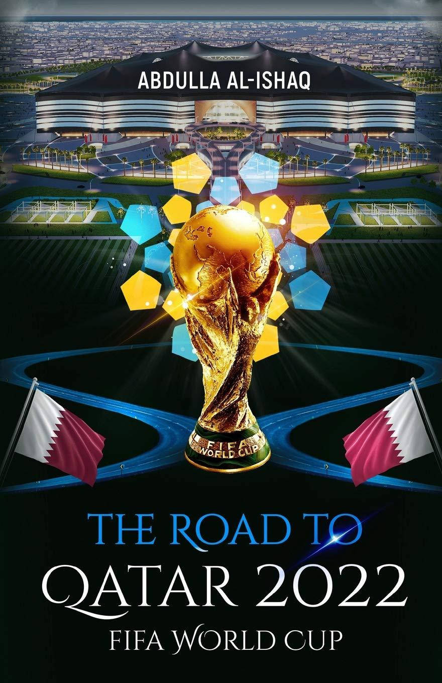World 桌布 壁紙 — 金色FIFA世界盃獎盃在球場燈光下閃耀，搭配卡達旗幟和未來感六邊形圖案。