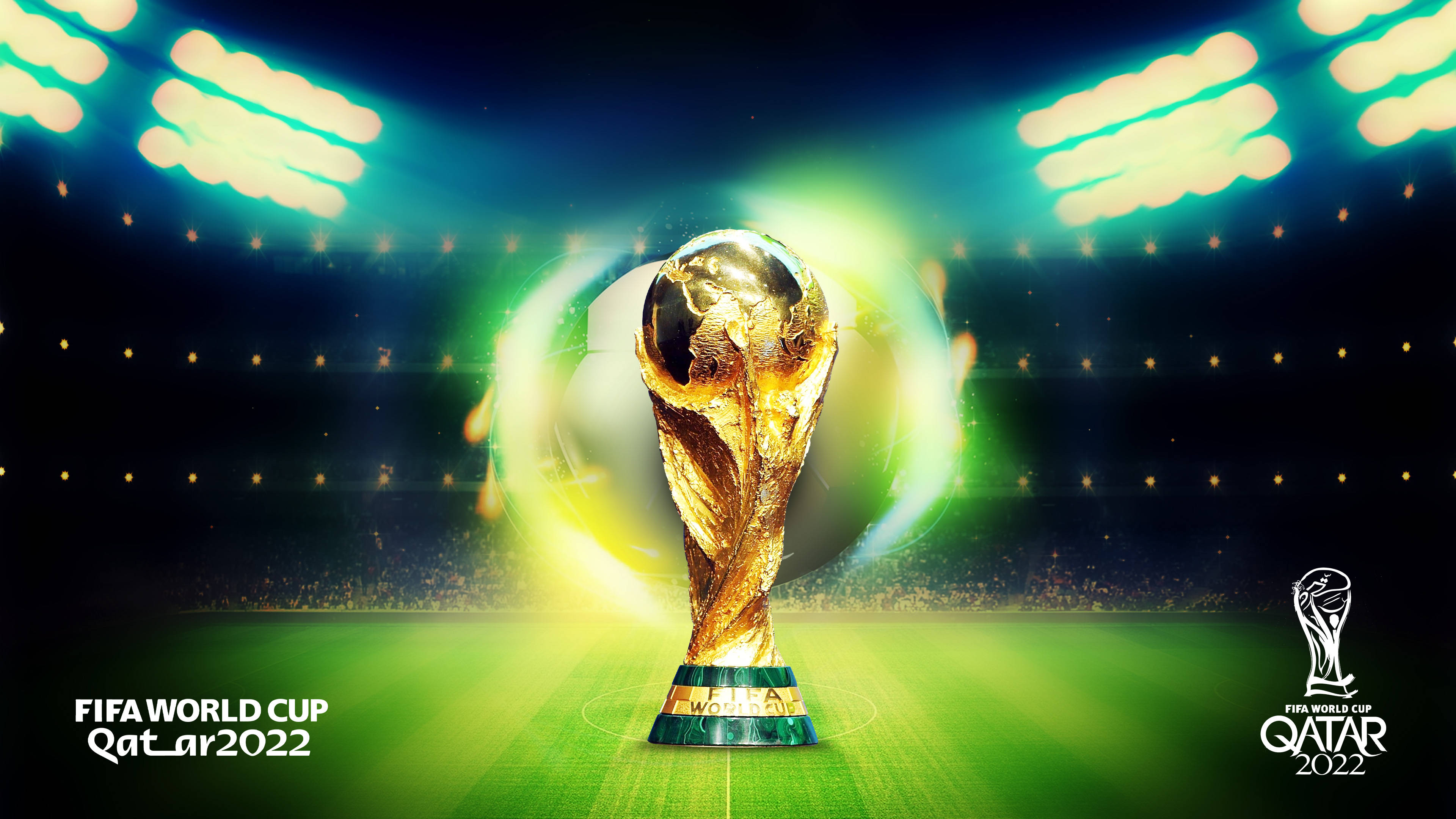 World 桌布 壁紙 — 金色FIFA世界盃獎盃在球場燈光下閃耀，映襯著充滿活力的綠色球場，帶有發光效果。