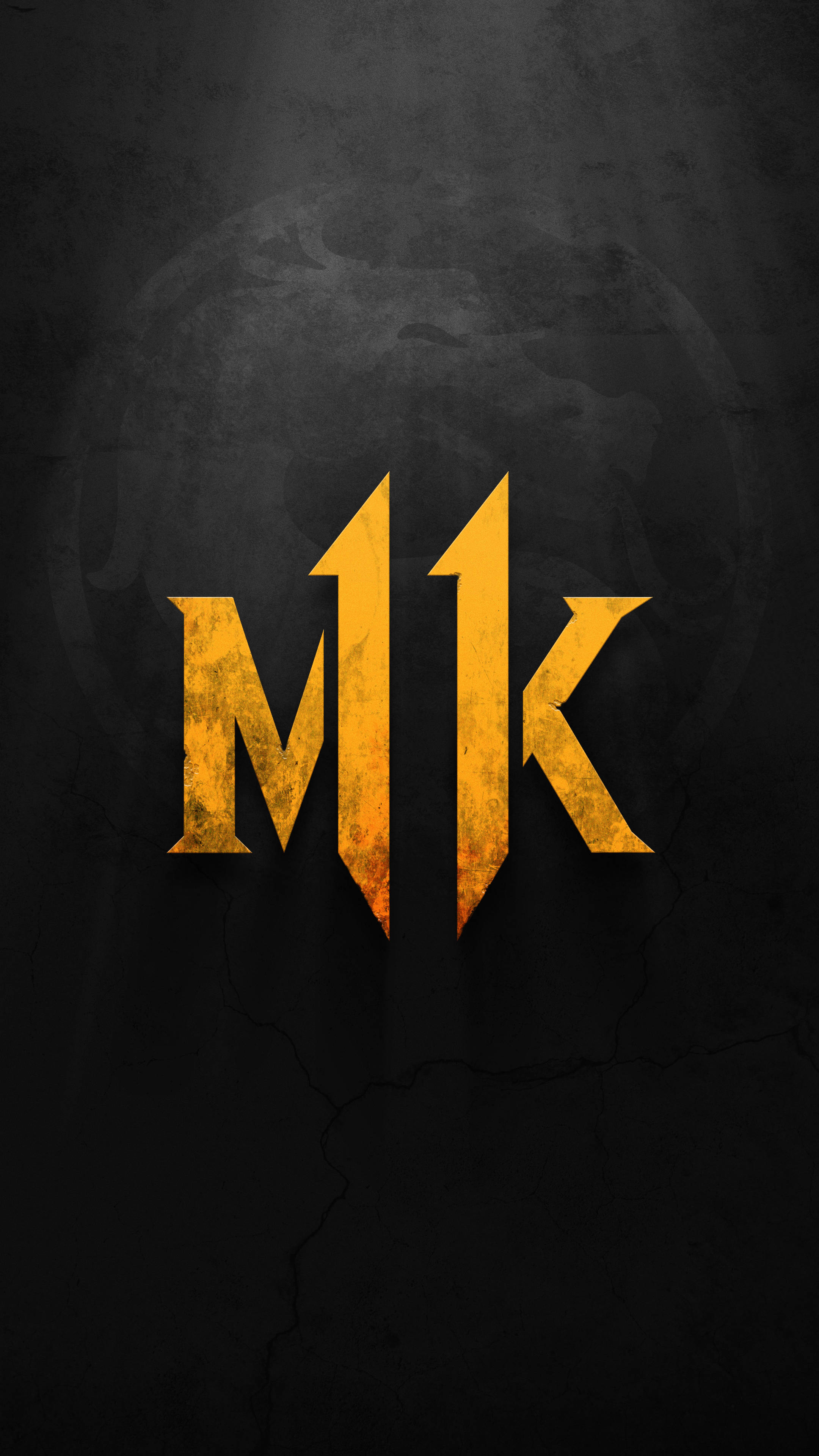 Mk11 桌布 壁紙 — 金色MK標誌在裂紋暗背景上發光，帶有微弱地球輪廓。