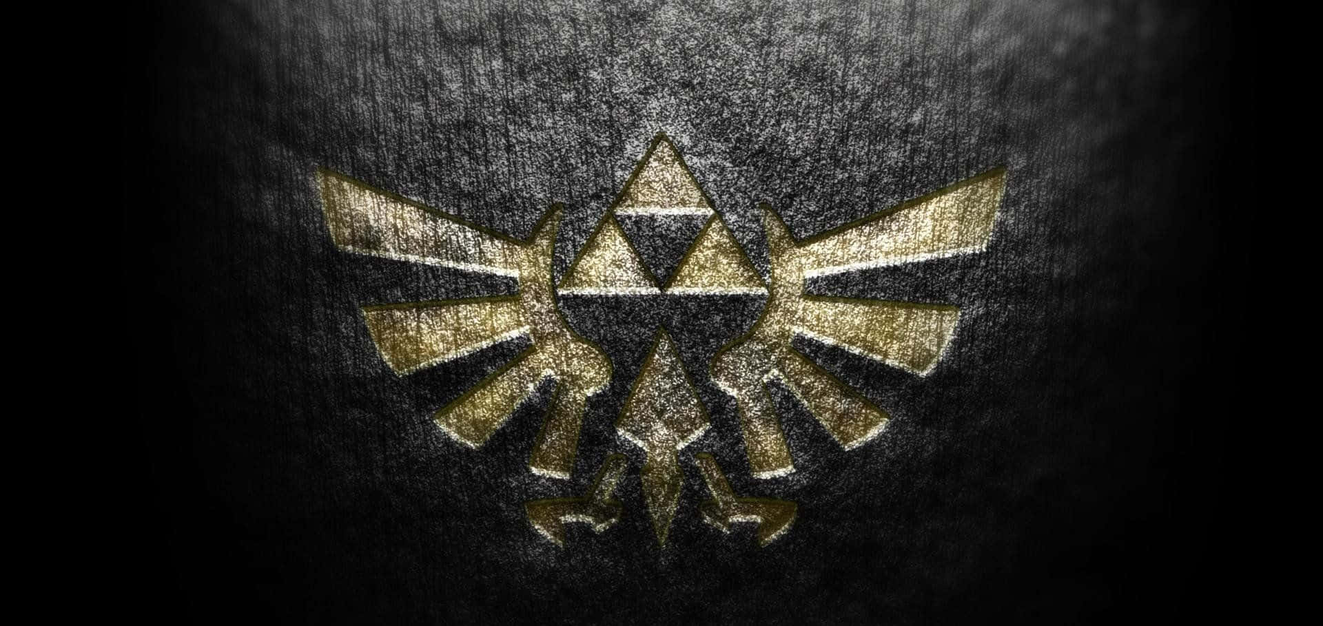 The Legend Of Zelda Hyrule 桌布 壁紙 — 金色三角力量符號蝕刻在深色紋理表面上，帶有戲劇性燈光和粗糙細節。