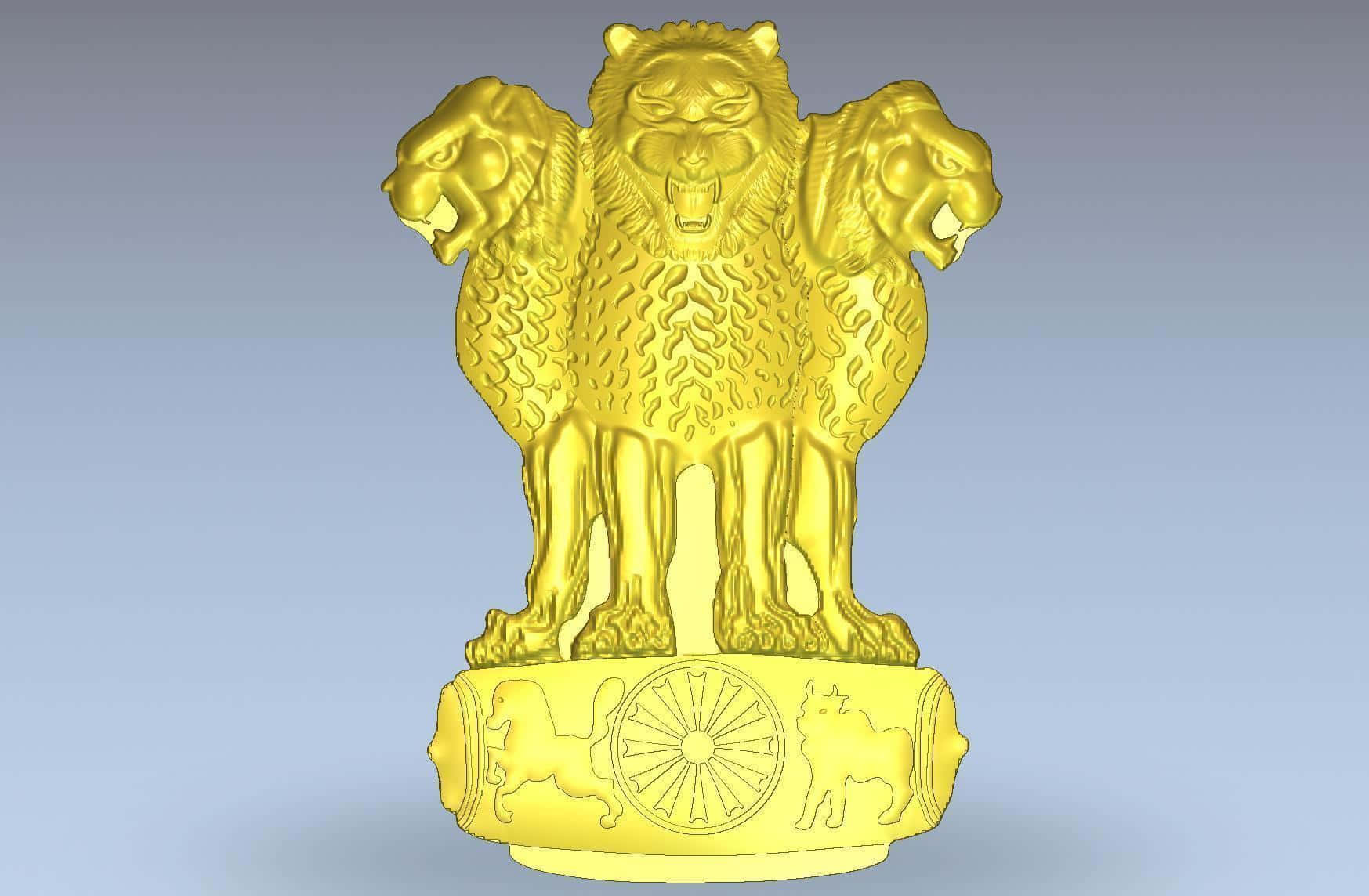 statue 桌布 壁紙 — 金色三頭獅子雕像，細節鬃毛，底座有輪子和動物，背景為漸變藍色。